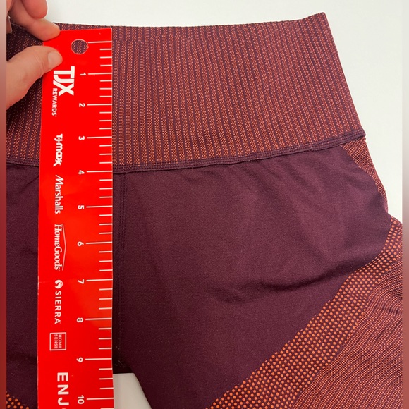 ♥️ FREE with any purchase 🙏🏽 PUMA ⚜️♥️⚜️ FormKnit Seamless Leggings - Picture 4 of 14